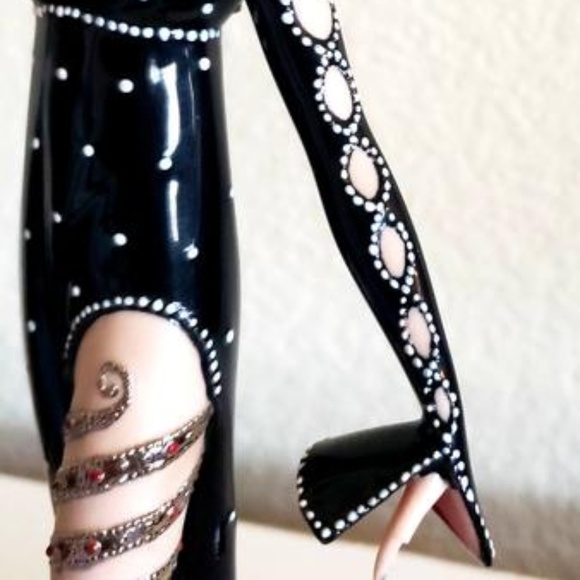 Vintage House of Erte Fine Porcelain Figurine - Picture 4 of 9